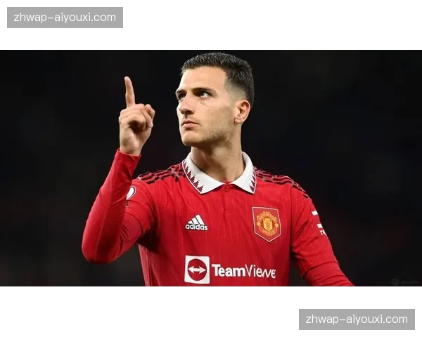 曼联达洛特训练状态未达标 右后卫位置轮换存变数